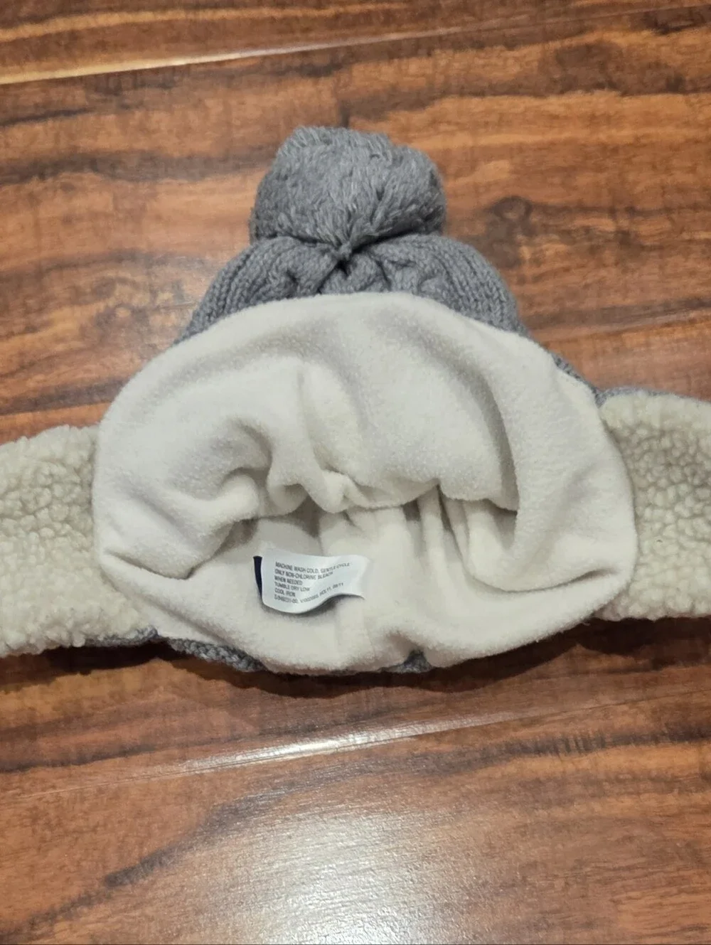 GAP Baby EUC 12 -18 Months Gray Knit Earflap Hat and Mitten Set